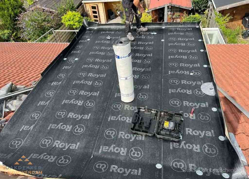 Dakrenovatie met Royal onderdak op plat dak in Leidschendam
